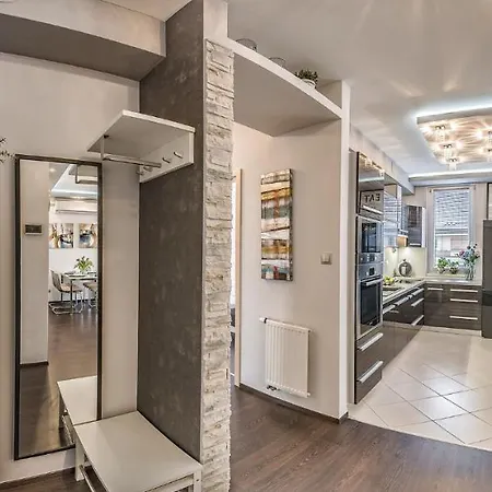 Sunset Terrace Apartment-free Garage Διαμέρισμα *